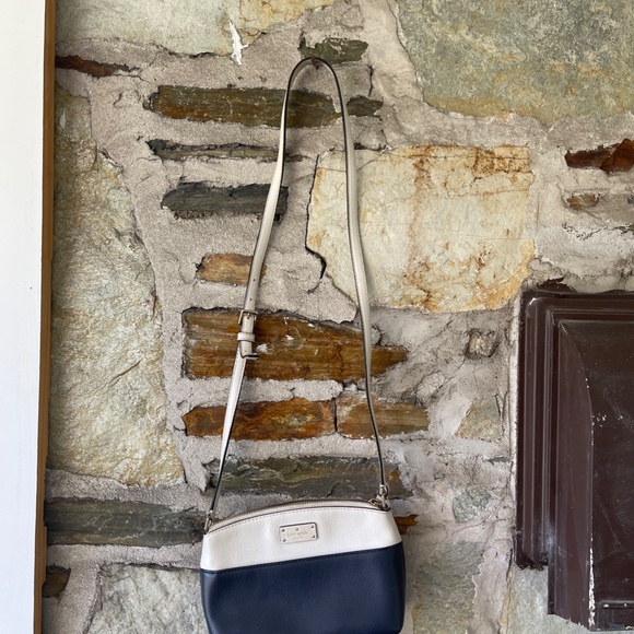 Kate Spade White & Navy Leather Crossbody Bag - Picture 3 of 6